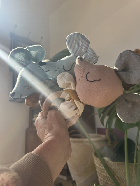 ⁨רעשן ראש בובה -ירקרק⁩