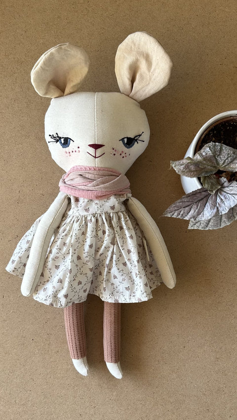 נלי  העכברונית (בהזמנה מראש)