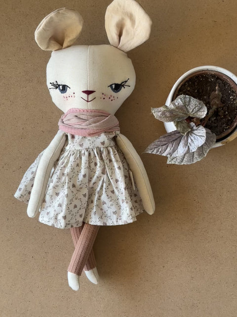 נלי  העכברונית (בהזמנה מראש)