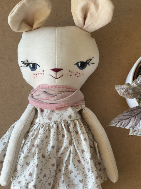 נלי  העכברונית (בהזמנה מראש)