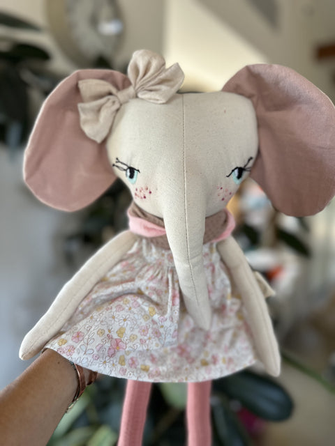 (במלאי) ⁨אביגיל הפילה⁩