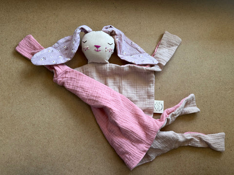 ⁨שמיכי - טאי ארנבת ורדרדים מודפסים⁩(במלאי)