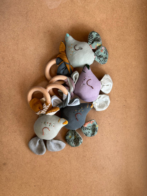 ⁨רעשן ראש בובה -ירקרק⁩