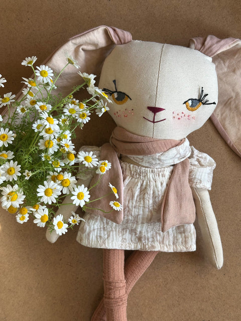 נורי הארנבונת⁩ (במלאי)⁨