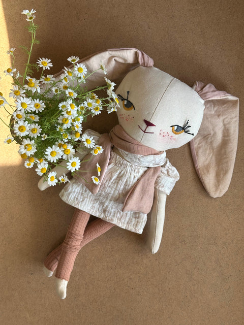 נורי הארנבונת⁩ (במלאי)⁨