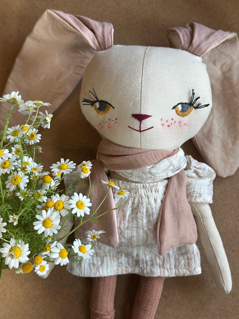 נורי הארנבונת⁩ (במלאי)⁨